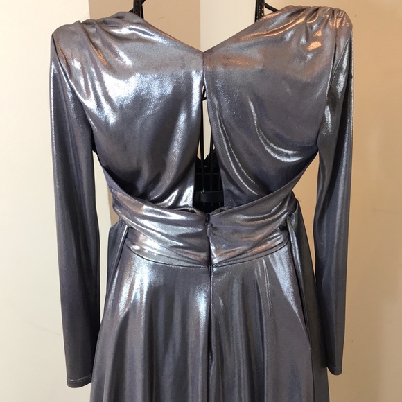 STUNNING Halston Heritage Plunging V-Neck Gray Metallic Long Sleeve Dress - Picture 9 of 12
